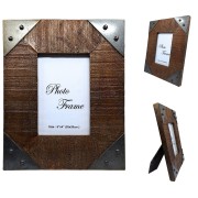 Rustykalna drewniana ramka 10×15 cm na zdjęcie – vintage mango z metalowymi okuciami  (1).jpg