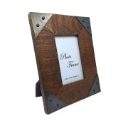 Rustykalna drewniana ramka 10×15 cm na zdjęcie – vintage mango z metalowymi okuciami  (4).jpg