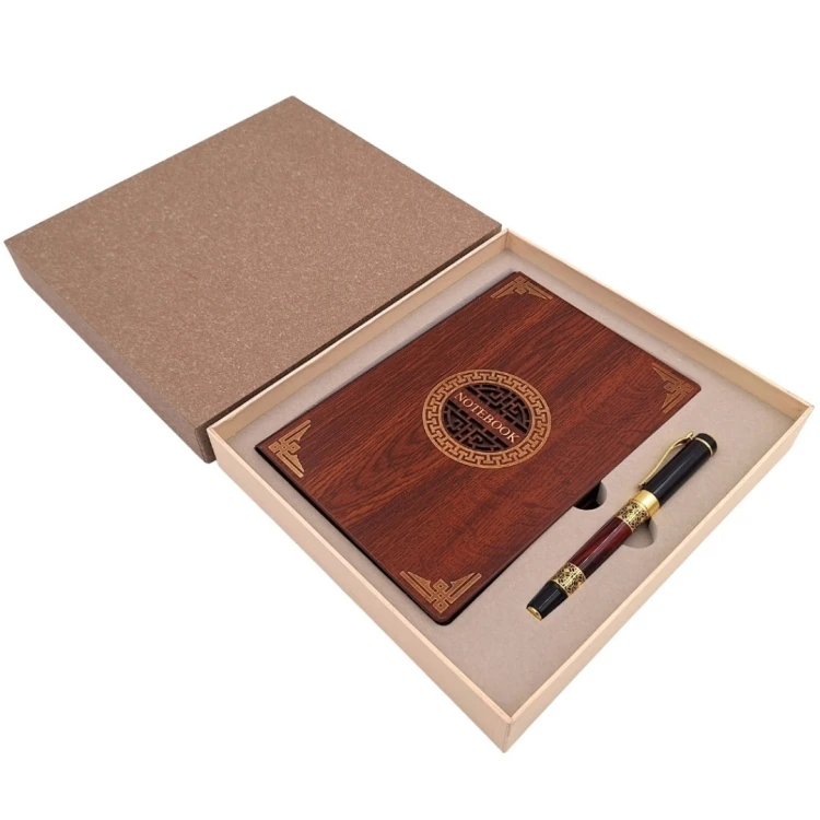 Zestaw prezentowy Premium – drewniany notes A5 i elegancki długopis  (2).jpg