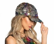Czapka z daszkiem cekiny tęczowe/srebrne – uniwersalna, imprezowa
