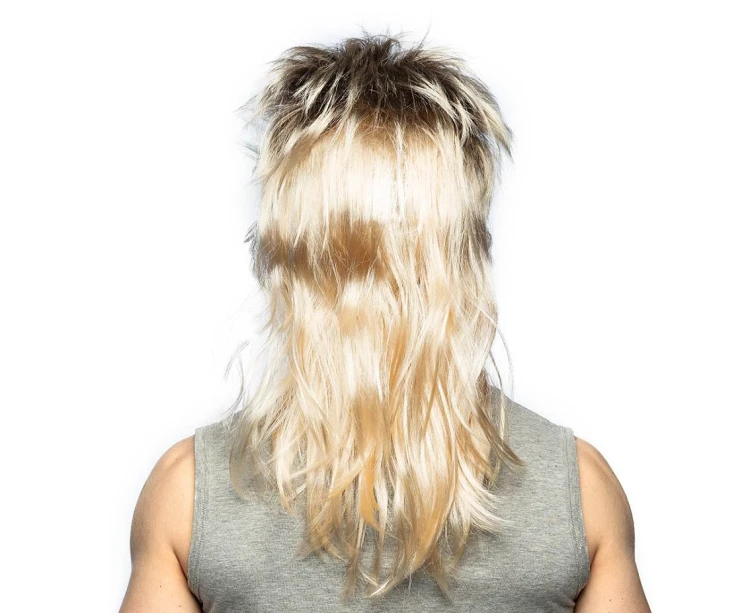 Peruka męska blond za ramię – naturalny wygląd na imprezę