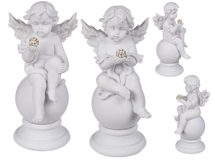 Figurka aniołka na kuli z kryształową ozdobą – symbol spokoju i elegancji  (1).jpg