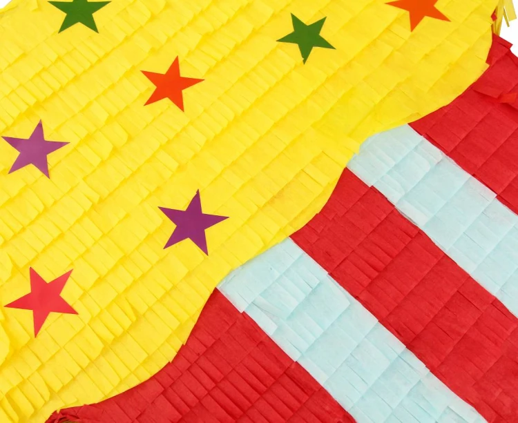 Piniata babeczka – kolorowa dekoracja i zabawa na dziecięce przyjęcia