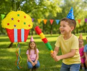 Piniata babeczka – kolorowa dekoracja i zabawa na dziecięce przyjęcia