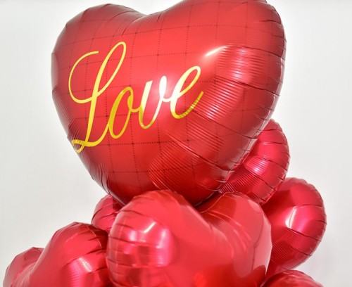 Balon foliowy serce ciemnoczerwone 25” – dekoracja z napisem LOVE