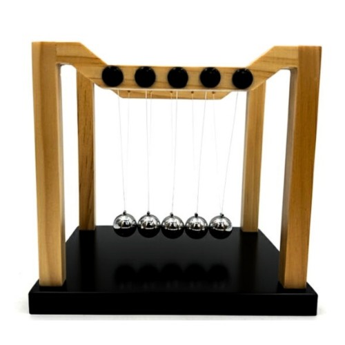 Kulki Newtona premium - elegancka dekoracja biurka z drewna i stali  (2).jpg