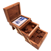 Klasyczny zestaw gier 3w1 w drewnianym pudełku - karty, kości, domino  (3).png