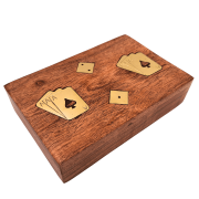 Dwie talie kart i kości - elegancki zestaw gier w drewnianym pudełku  (1).png