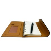 Elegancki Zestaw Prezentowy - Skórzany Notes A6 i Długopis w Pudełku  (8).jpg