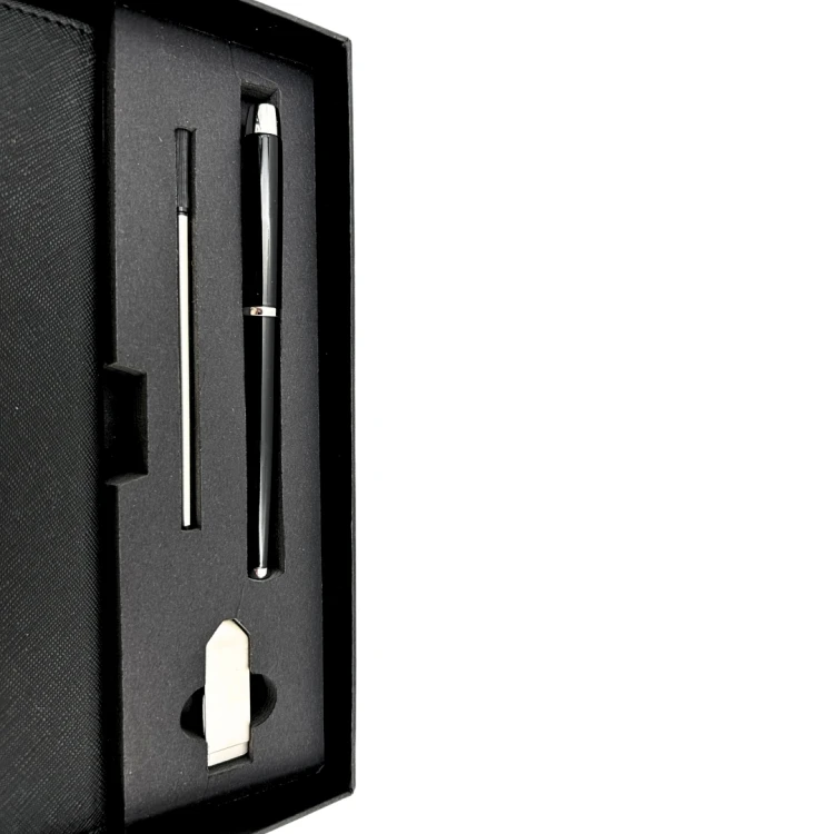 Elegancki Zestaw Prezentowy - Skórzany Notes A6 i Długopis w Pudełku  (7).jpg