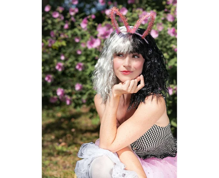 Peruka czarno-biała Cruella De Mon - dwukolorowa fryzura uniwersalna