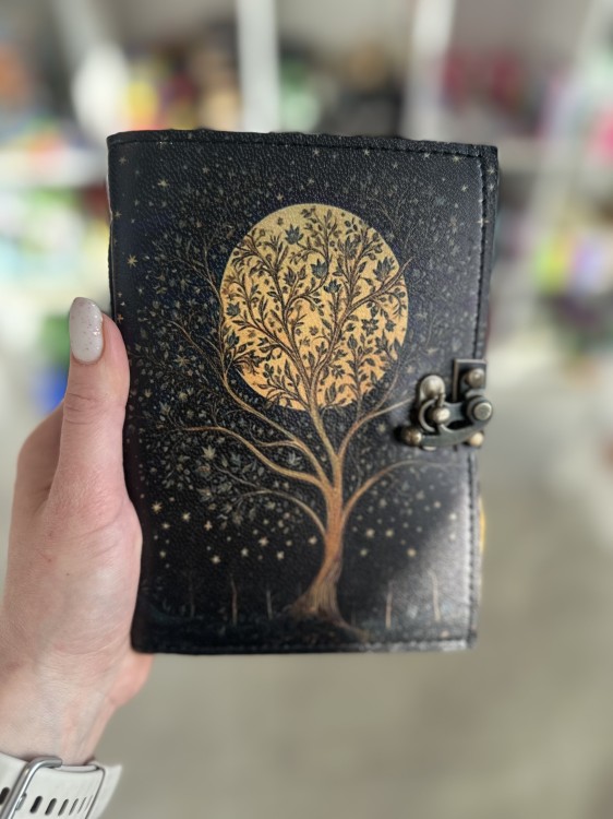 Notes skórzany vintage – drzewo i księżyc, 200 stron rękodzieła