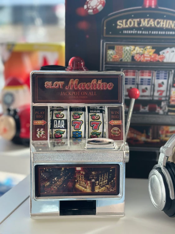 Skarbonka Jednoręki Bandyta Automat Maszyna Kasyno