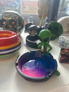 POPIELNICZKA Obcy z jointem UFOLUDEK PALĄCY SKRĘTA 3