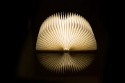 Lampa LED w Formie Książki - Magiczne Światło i Designerski Gadżet  (8).webp