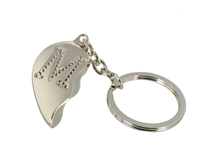 Breloczek złamane serduszko - M Brelok Literka